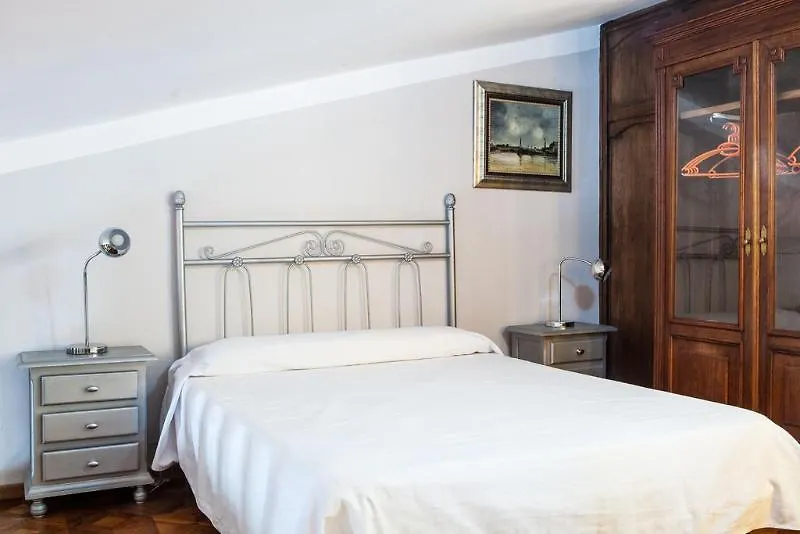 Apartamentos Abril Nerja 0*,  Spanje